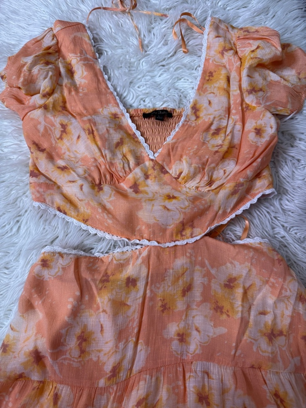 84 Orange Floral City Studio L